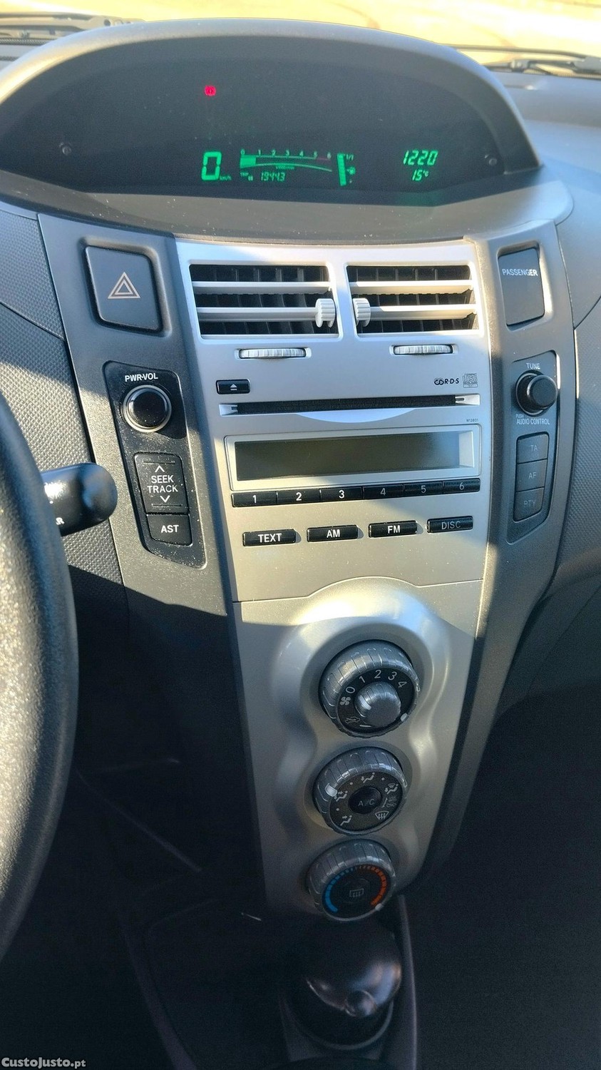 Toyota Yaris 1.4 D-4D AC — fotografia 11