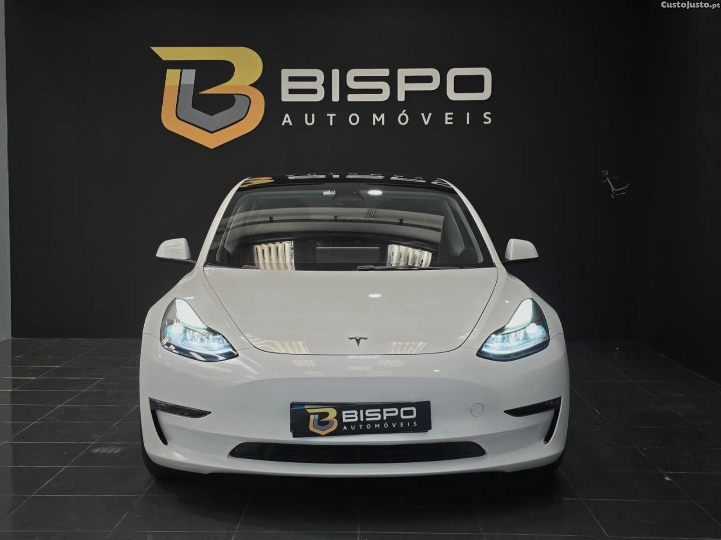 Tesla Model 3 Long Range AWD Dual Motor Performance — fotografia 17
