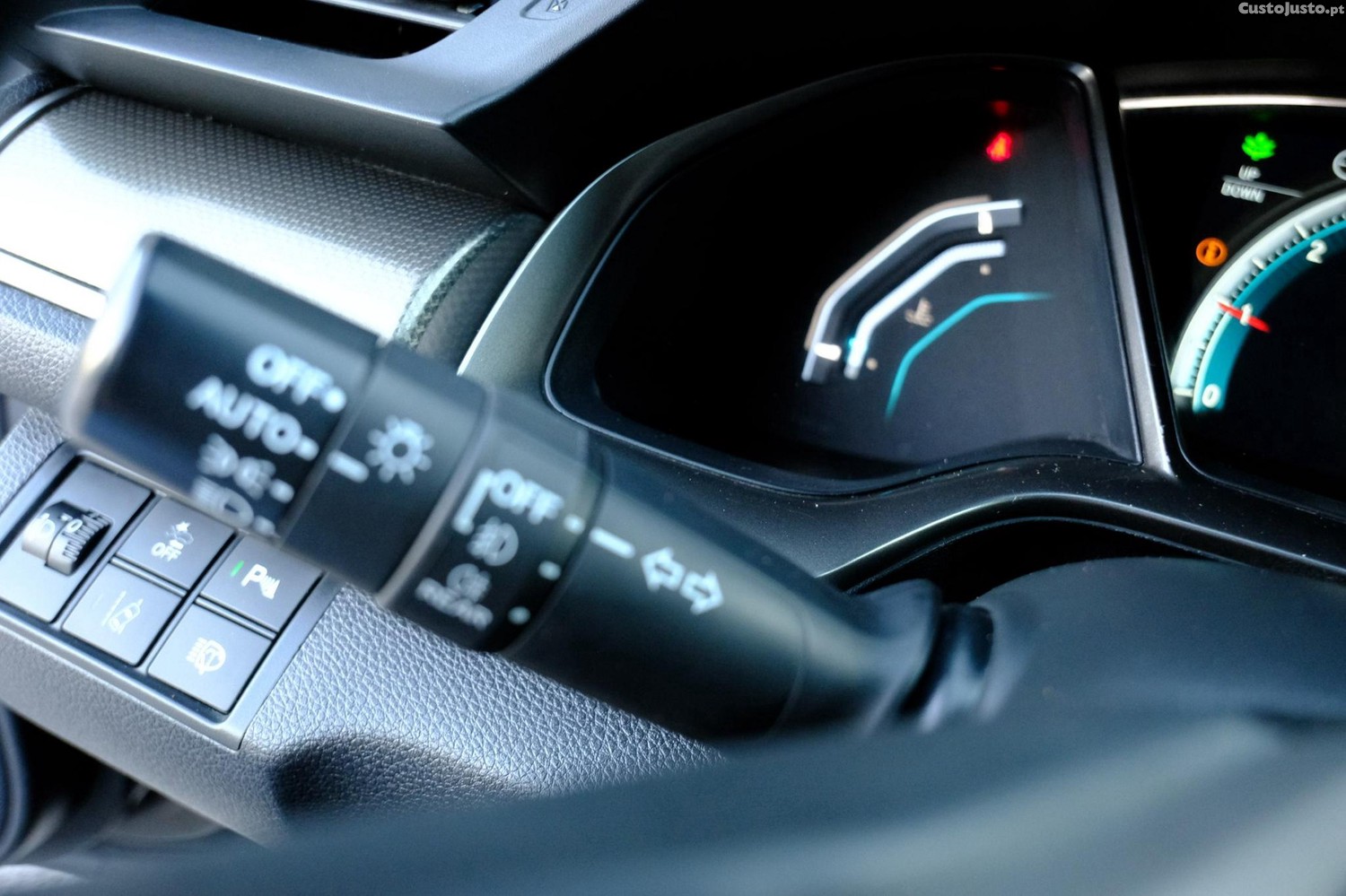 Honda Civic 1.0 i-VTEC Elegance Connect Navi — fotografia 8