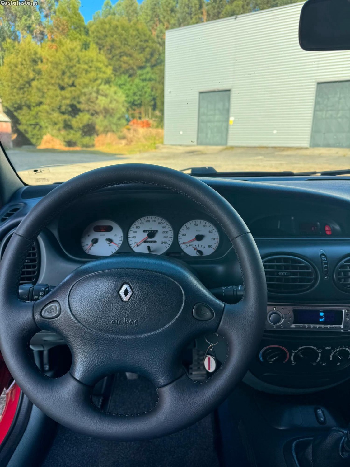 Renault Mégane 2.0 16V F7R — fotografia 3