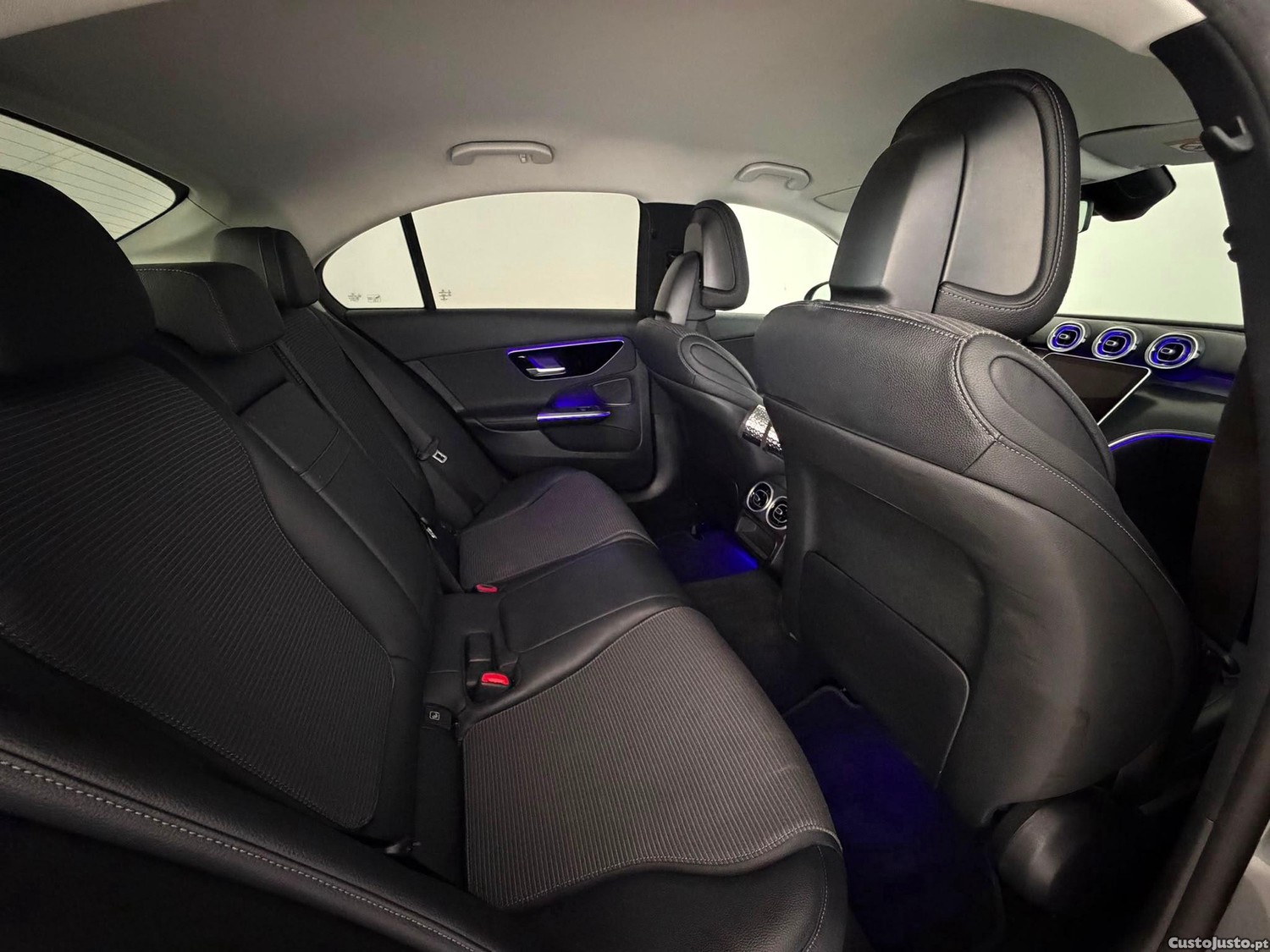 Mercedes-Benz C 300 e AMG Line — fotografia 5