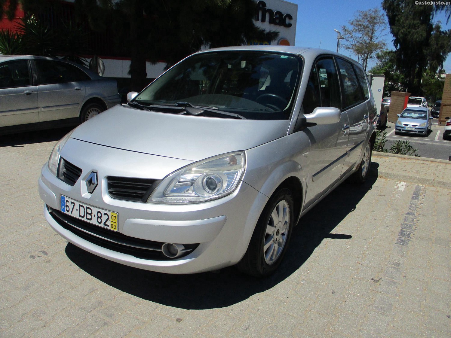 Renault Grand Scénic 1.5 dci 7 Lugares - 07 — photo 5