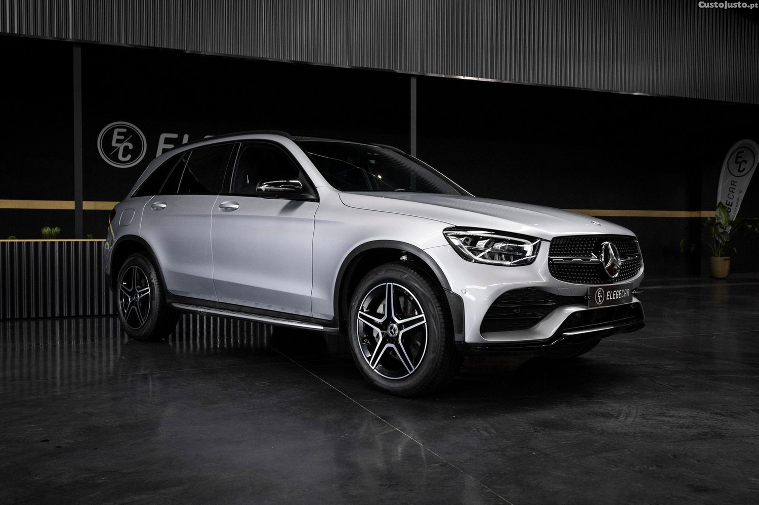 Mercedes-Benz GLC 300 e 4Matic 9G-TRONIC AMG Line — fotografia 18