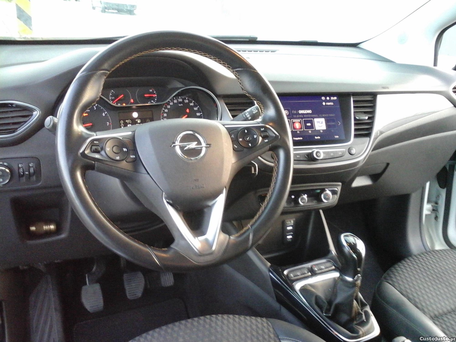Opel Crossland X Gasolina-GPL ano 2018 em excelente estado — fotografia 7