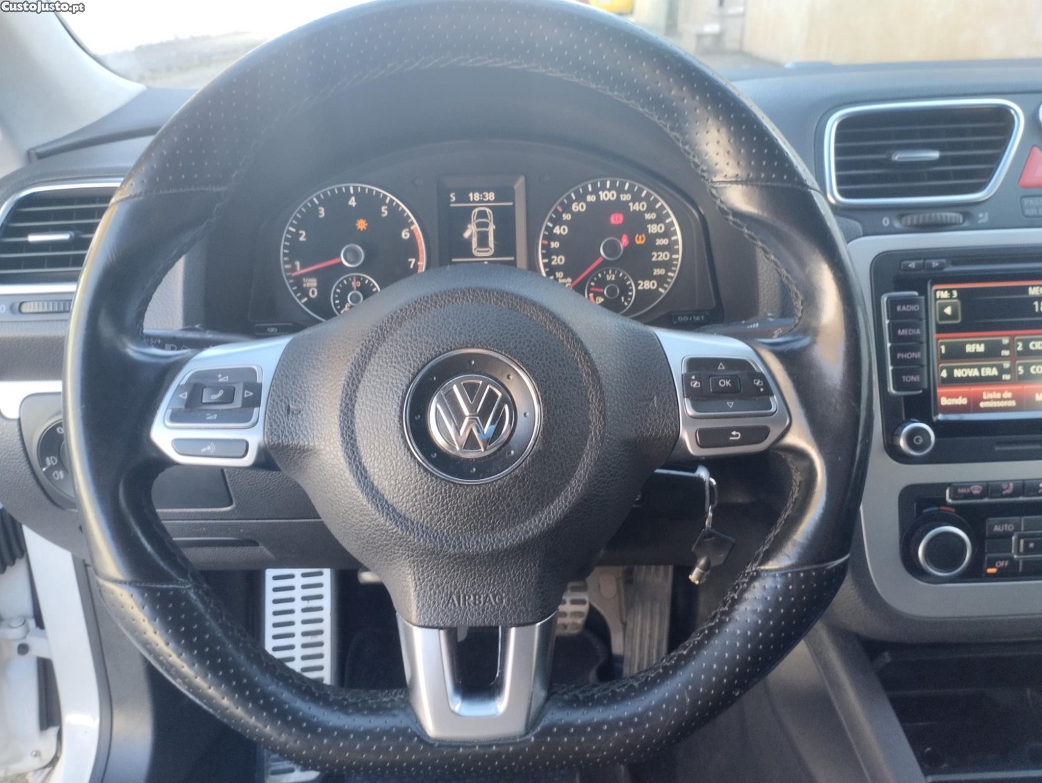 Volkswagen Scirocco 1.4 TSI (Turbo) 160cv - NACIONAL - c/ GPS - Imbatível — fotografia 4