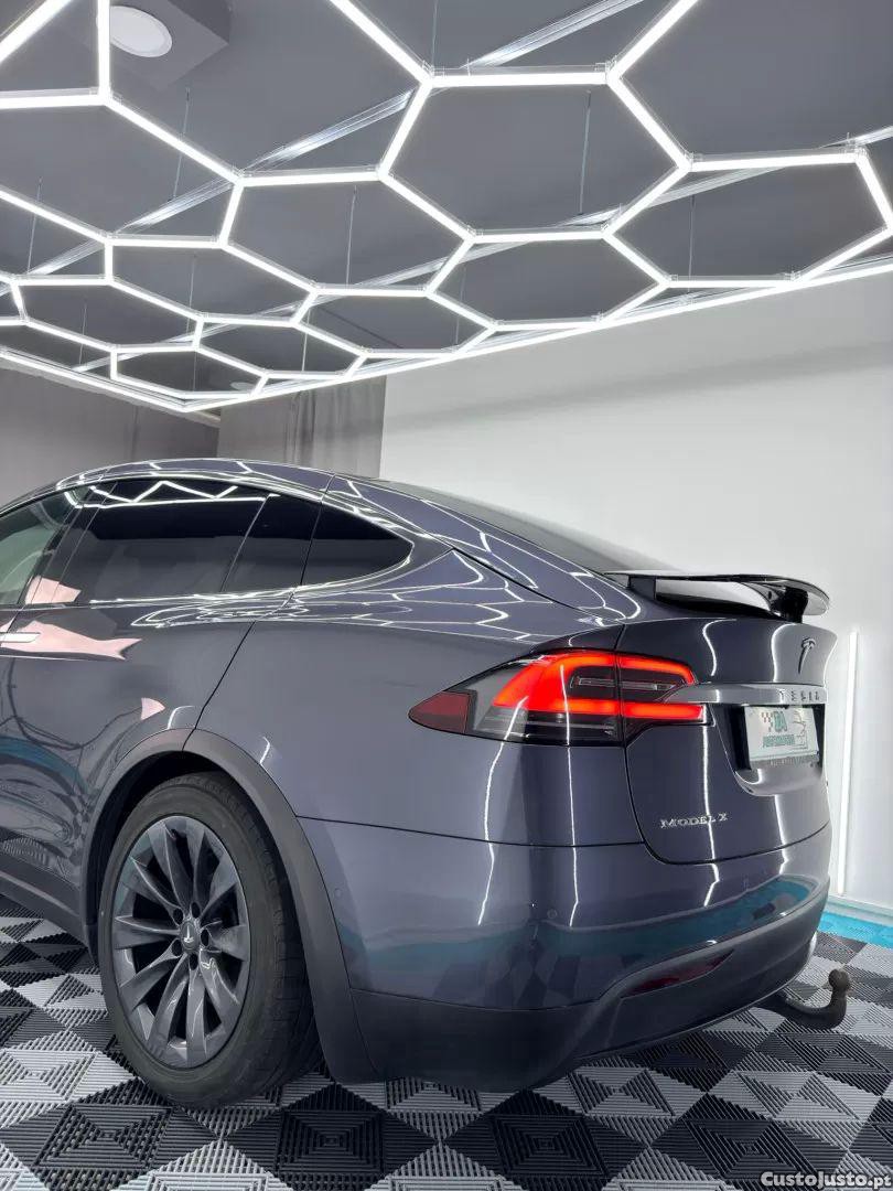 Tesla Model X 100d — fotografia 19
