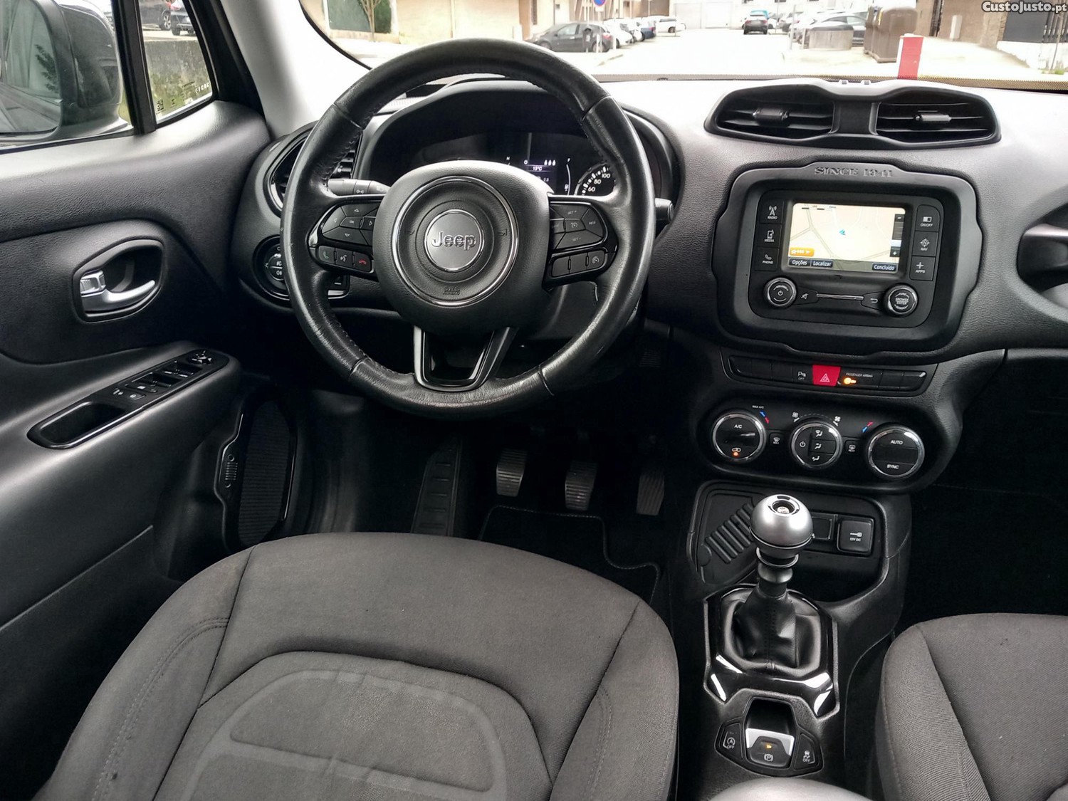 Jeep Renegade 1.6 MJD Night Eagle — fotografia 4