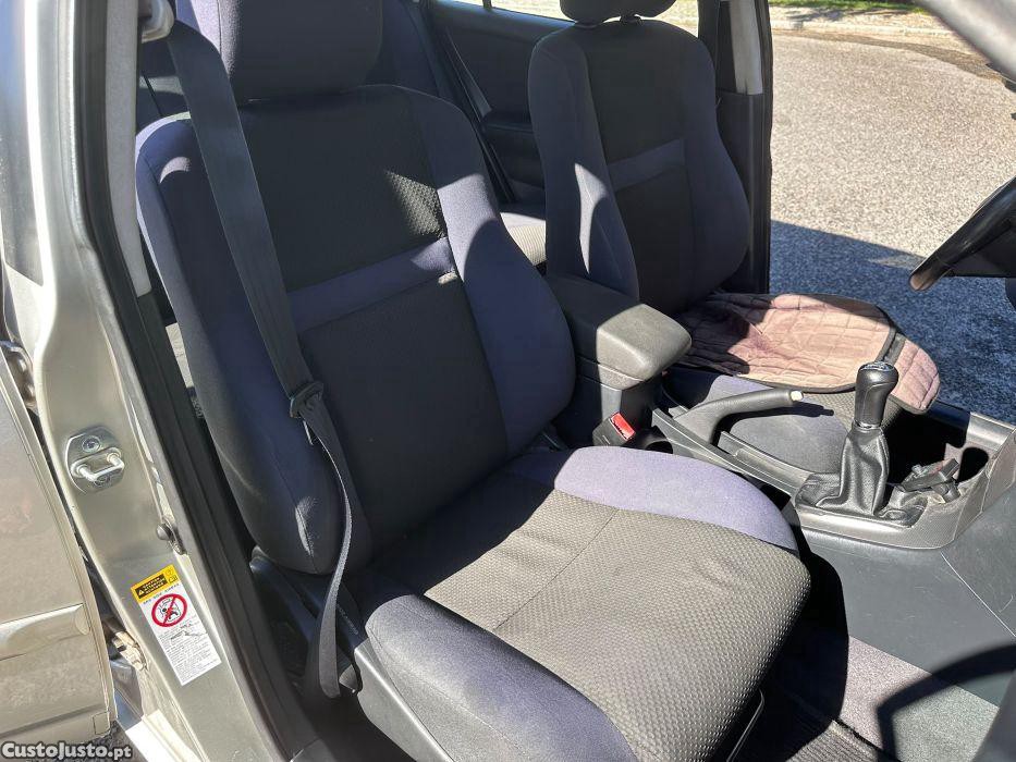 Toyota Corolla 1.4 D-4D - SOL — fotografia 3