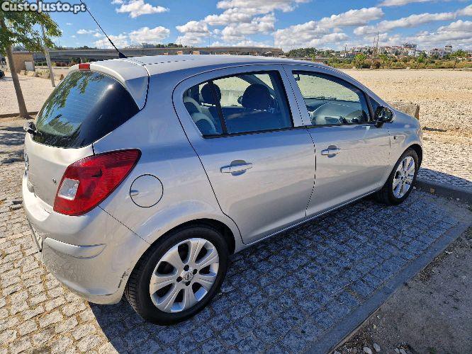 Opel Corsa D 1.2 — photo 3