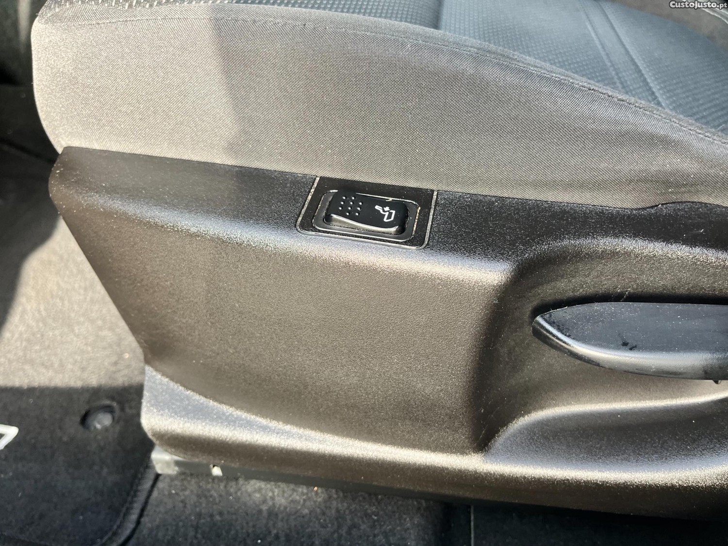 Fiat Tipo 1.3 M-Jet Loung — fotografia 2