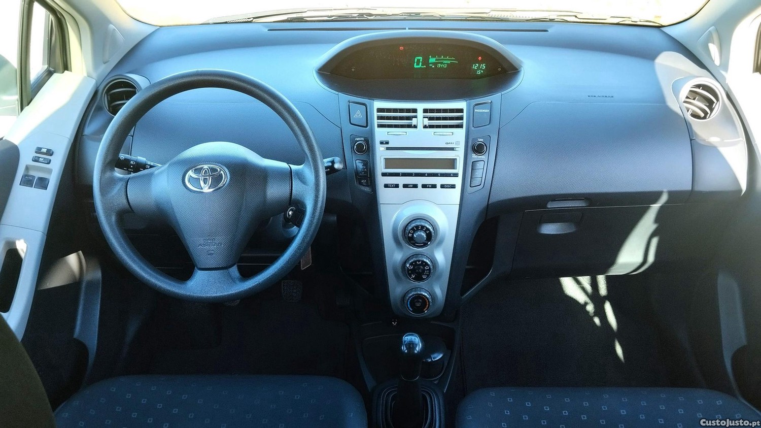 Toyota Yaris 1.4 D-4D AC — fotografia 9