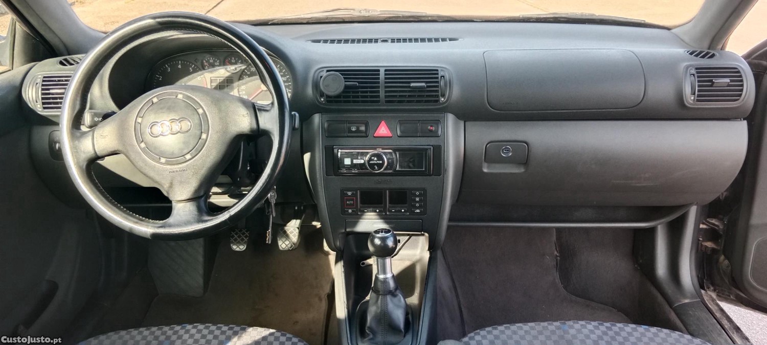 Audi A3 1.8T Sport — fotografia 3