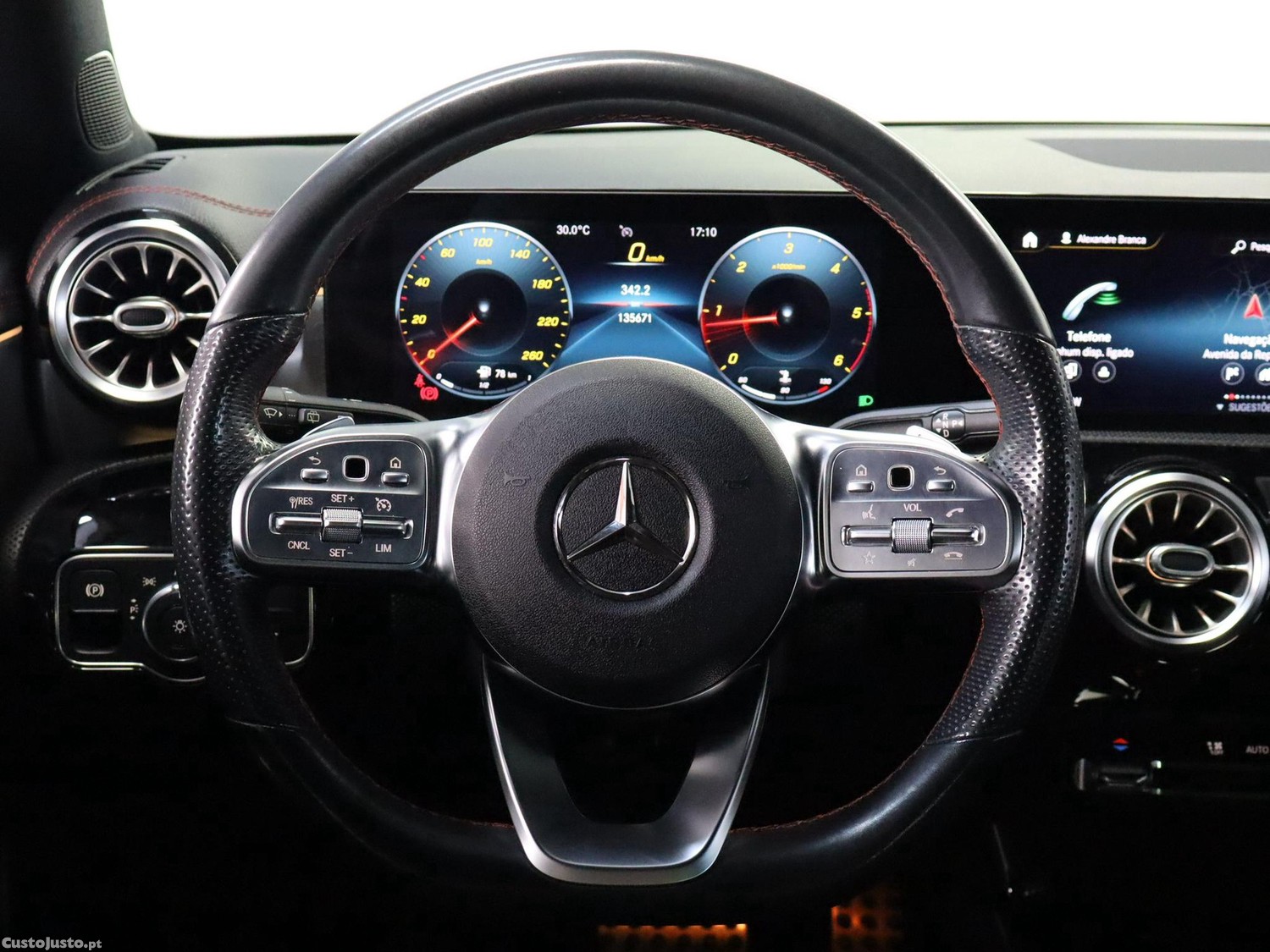 Mercedes-Benz CLA 200 d Shooting Brake AMG Line Aut. — fotografia 14