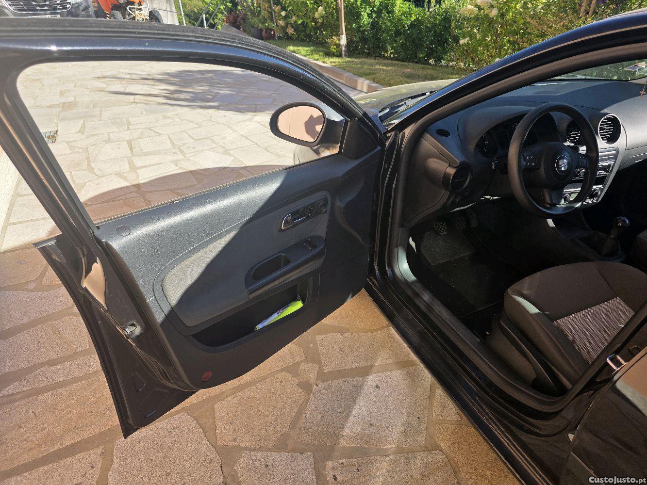 SEAT Ibiza 1.2 — fotografia 2