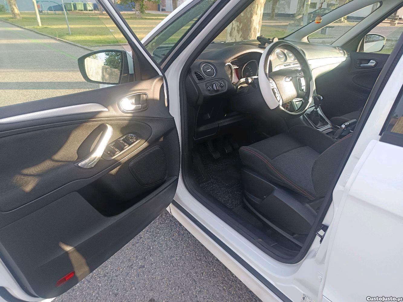Ford S-Max Titanium — fotografia 2