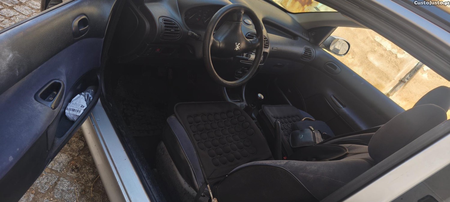 Peugeot 206 1.1 — fotografia 4