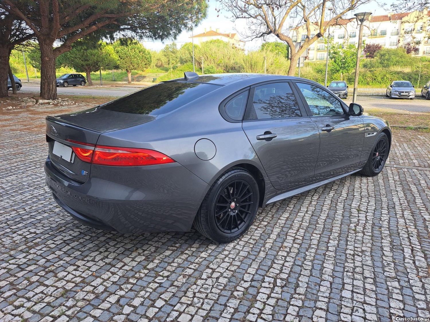 Jaguar XF E-Performance Aut. R-Sport - Caixa Automática — fotografia 9