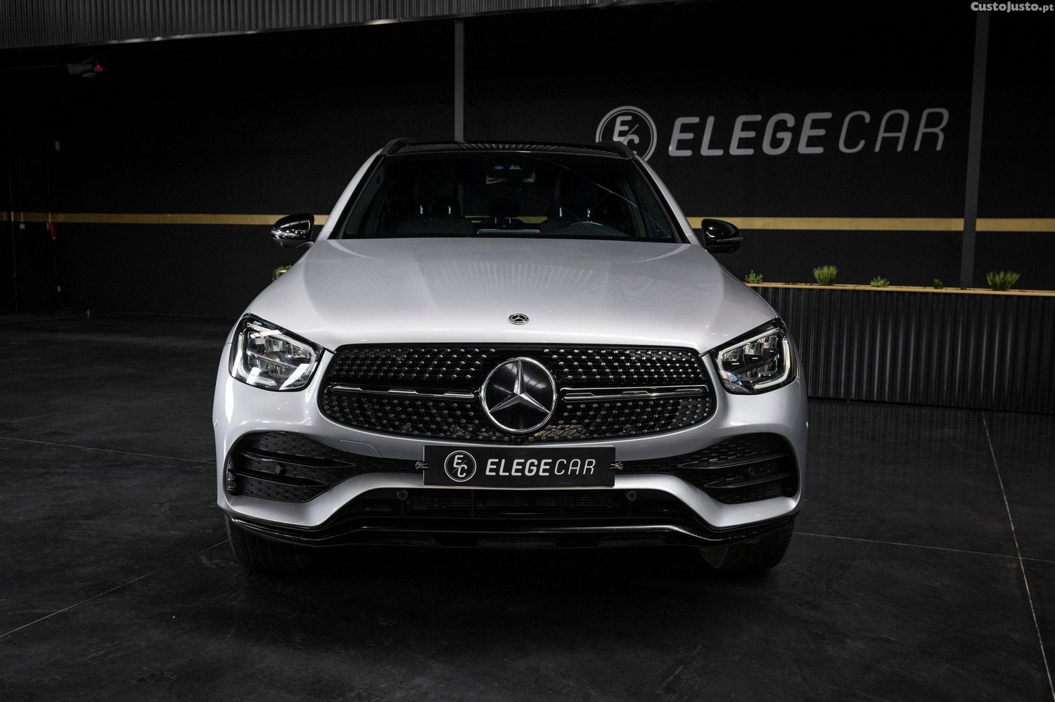 Mercedes-Benz GLC 300 e 4Matic 9G-TRONIC AMG Line — fotografia 17