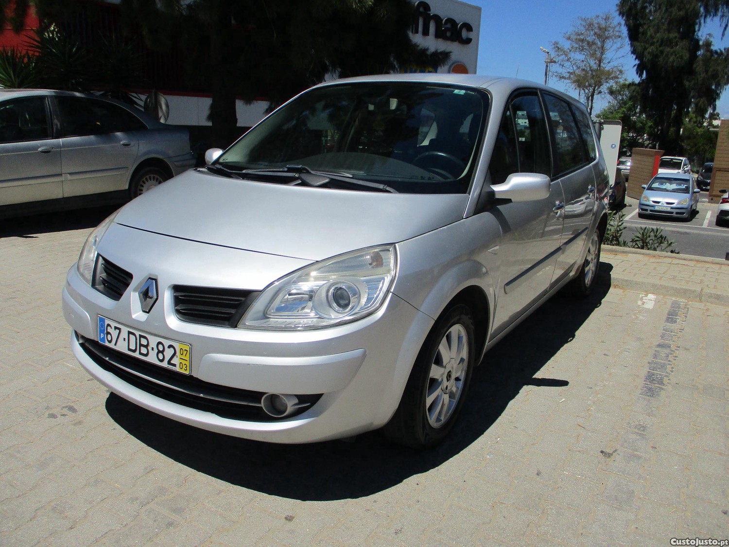 Renault Grand Scénic 1.5 dci 7 Lugares - 07 — photo 3