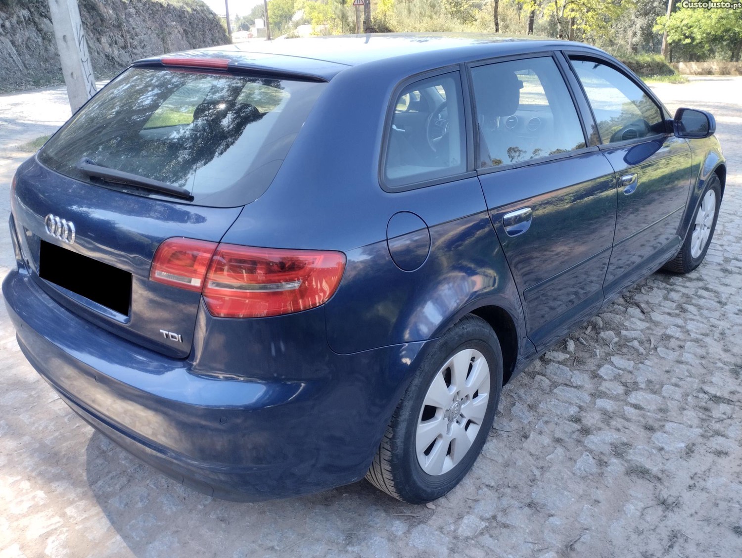 Audi A3 Sportback 1.6 TDI 105cv Attraction c/ Garantia — fotografia 17