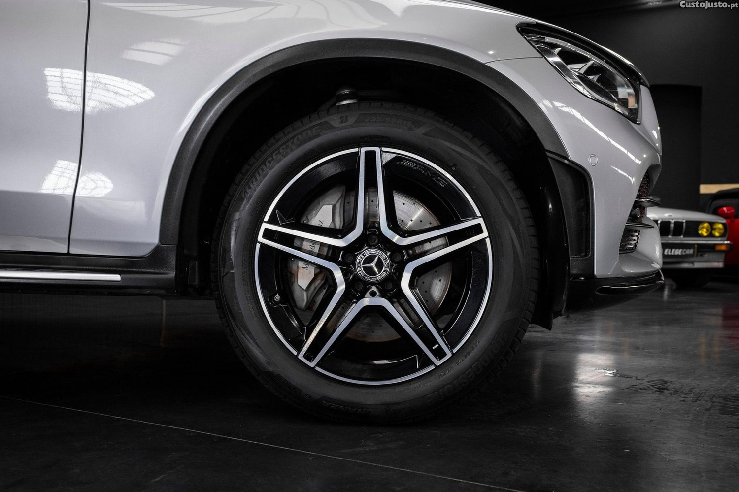 Mercedes-Benz GLC 300 e 4Matic 9G-TRONIC AMG Line — fotografia 15