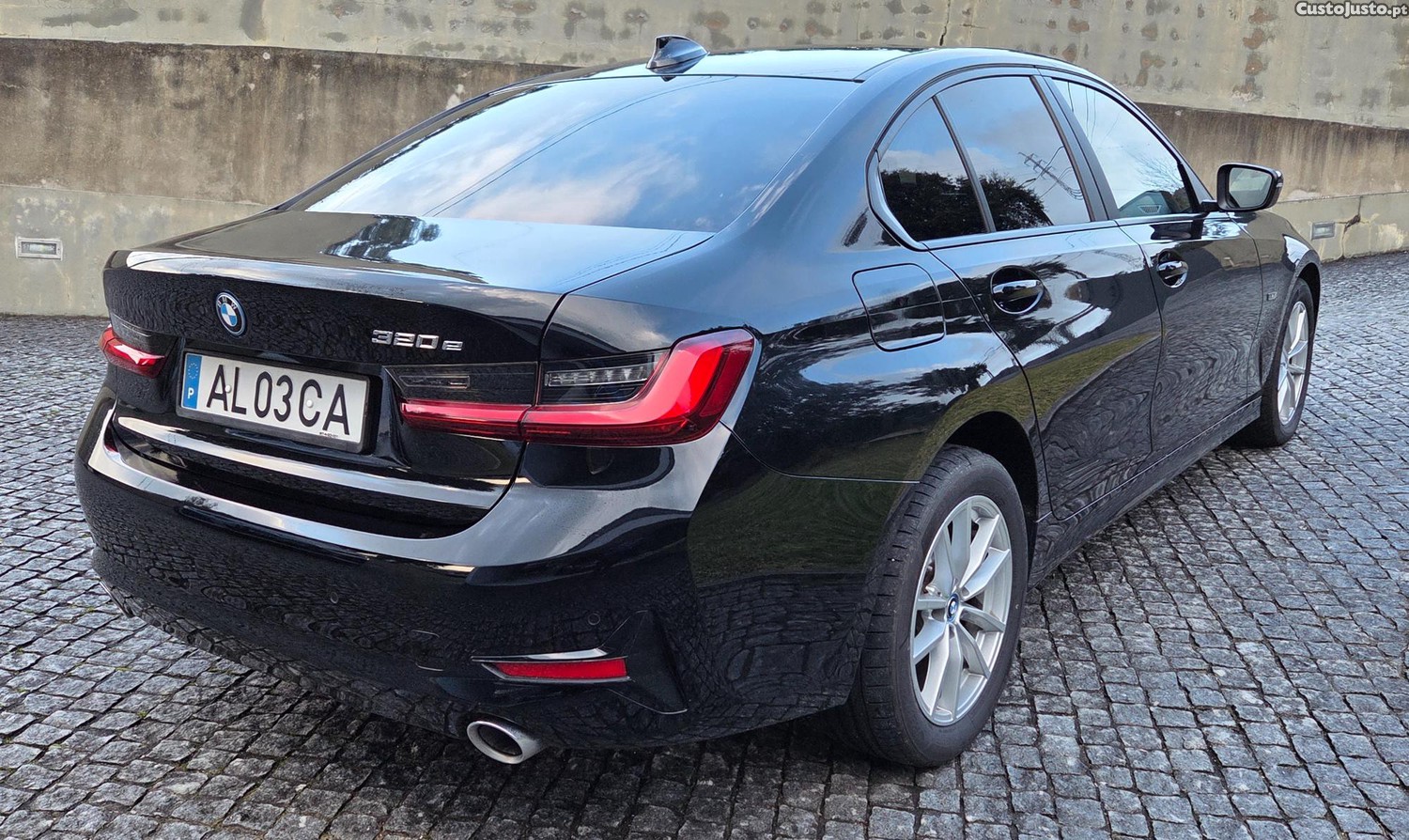 BMW 320 e Berlina   Hibrido plug-in - Versão Advantage - 21 foto 5
