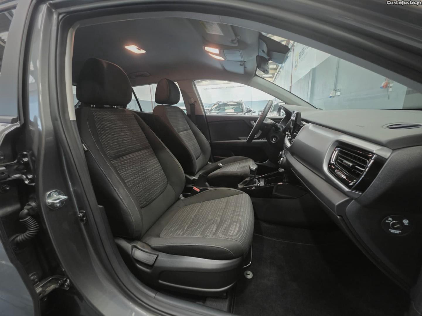 Kia Stonic 1.0 T-GDI Drive 7DCT — fotografia 4