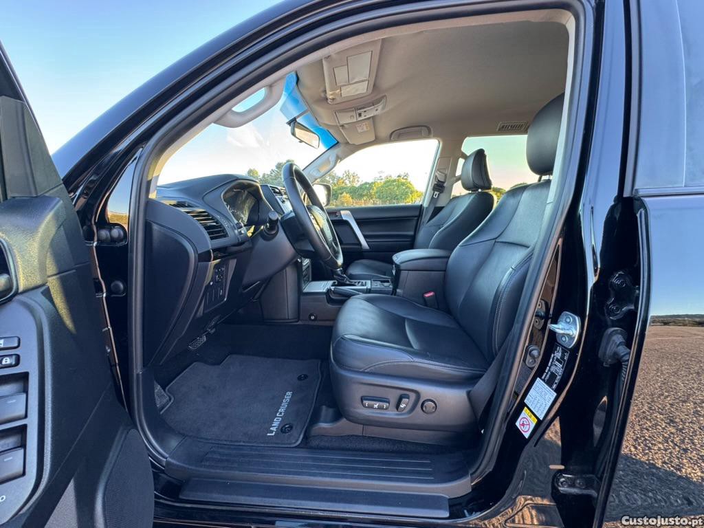 Toyota Land Cruiser 2.8 D-4D — fotografia 6