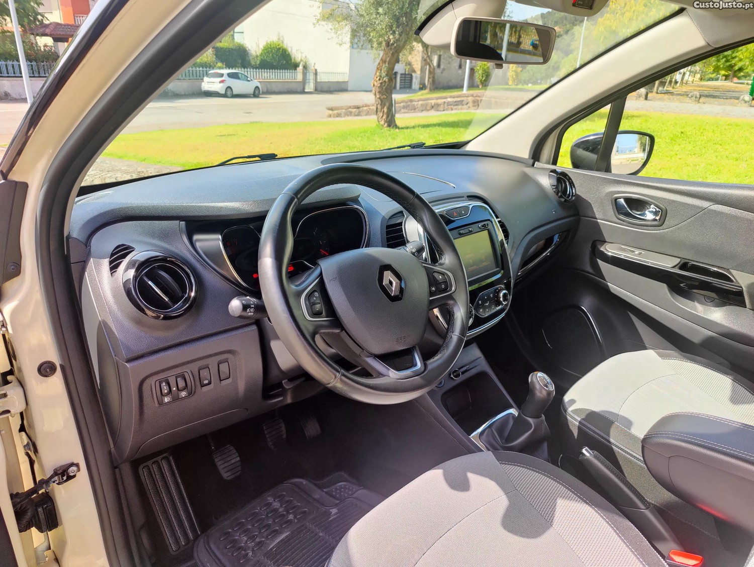 Renault Captur 0.9 TCe Exclusive — fotografia 5