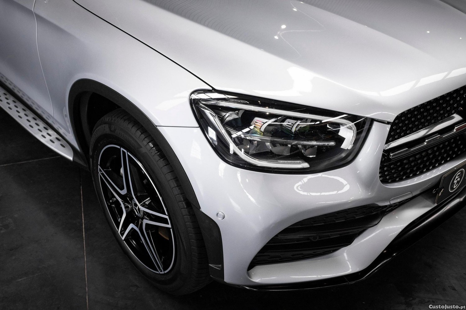 Mercedes-Benz GLC 300 e 4Matic 9G-TRONIC AMG Line — fotografia 16