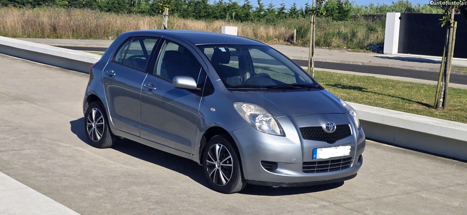Toyota Yaris 1.0 Gasolina Exelente estado — fotografia 7