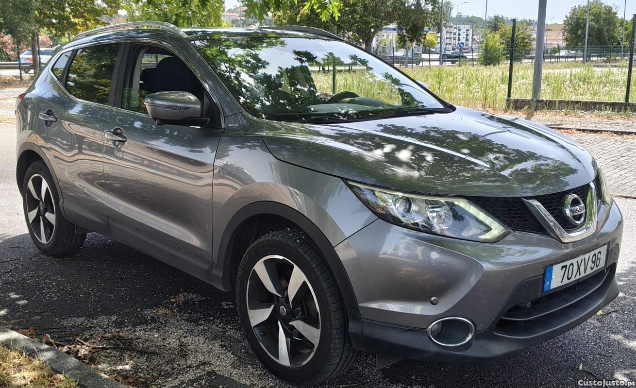 Nissan Qashqai 1.5 DCI 110 CV N-Connecta + Teto Panorâmico — fotografia 3