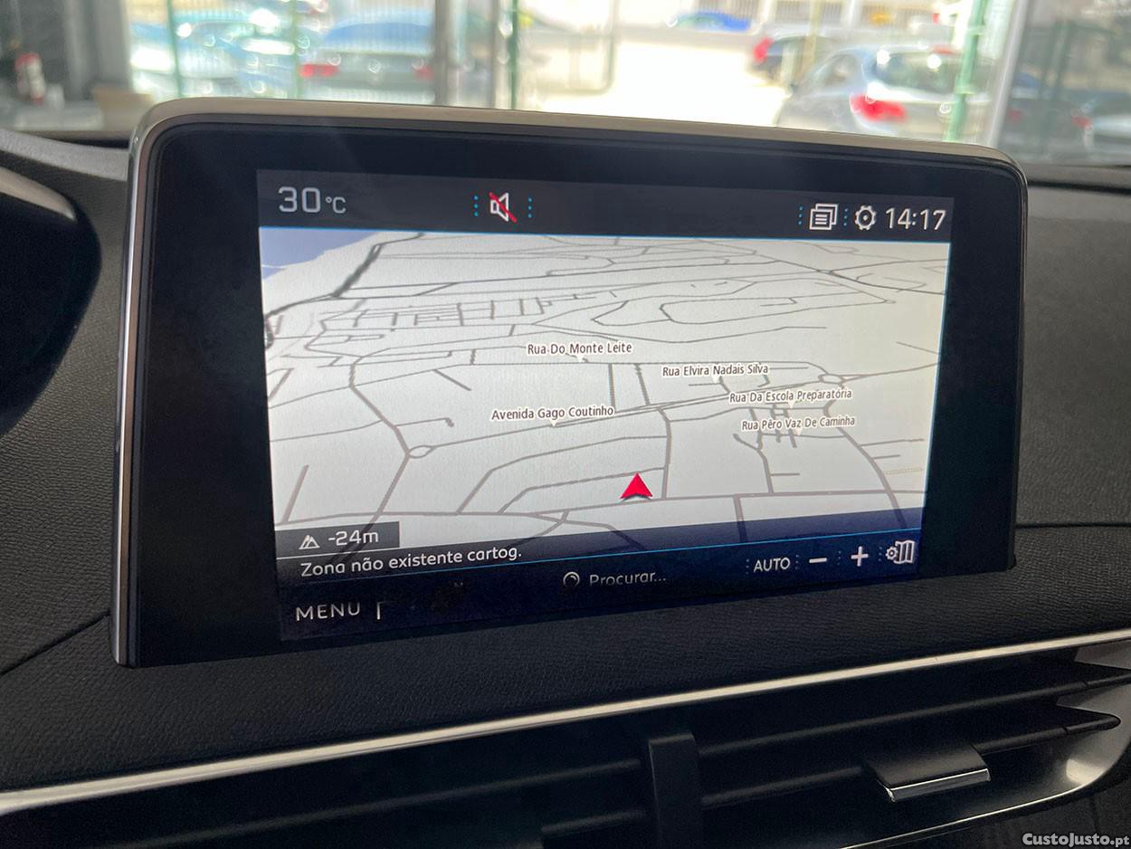 Peugeot 3008 1.6 BlueHDi Active — fotografia 12