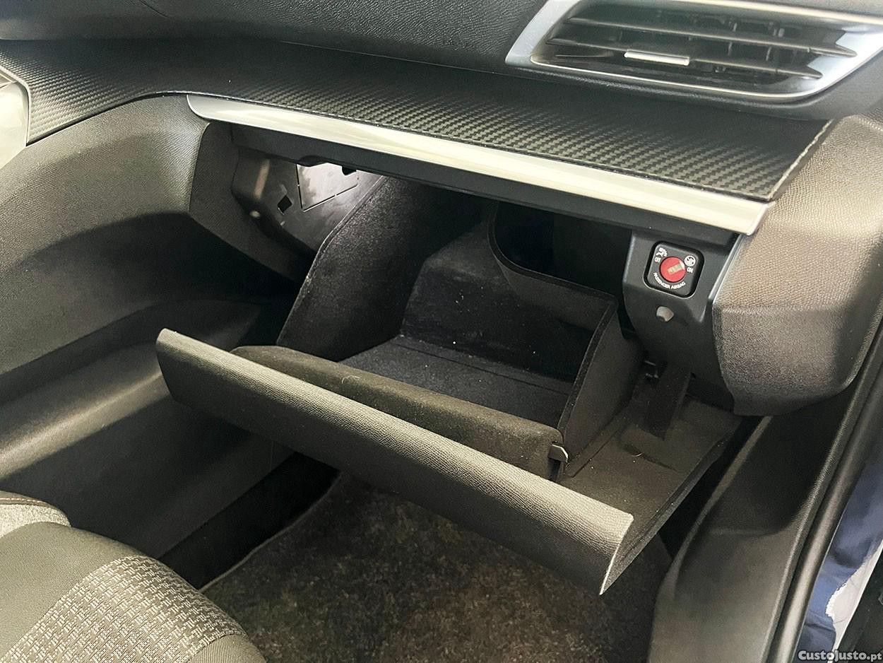 Peugeot 3008 1.6 BlueHDi Active — fotografia 6