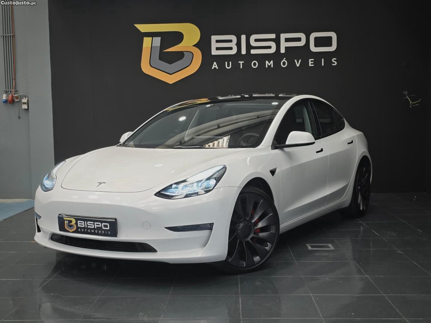 Tesla Model 3 Long Range AWD Dual Motor Performance — fotografia 16