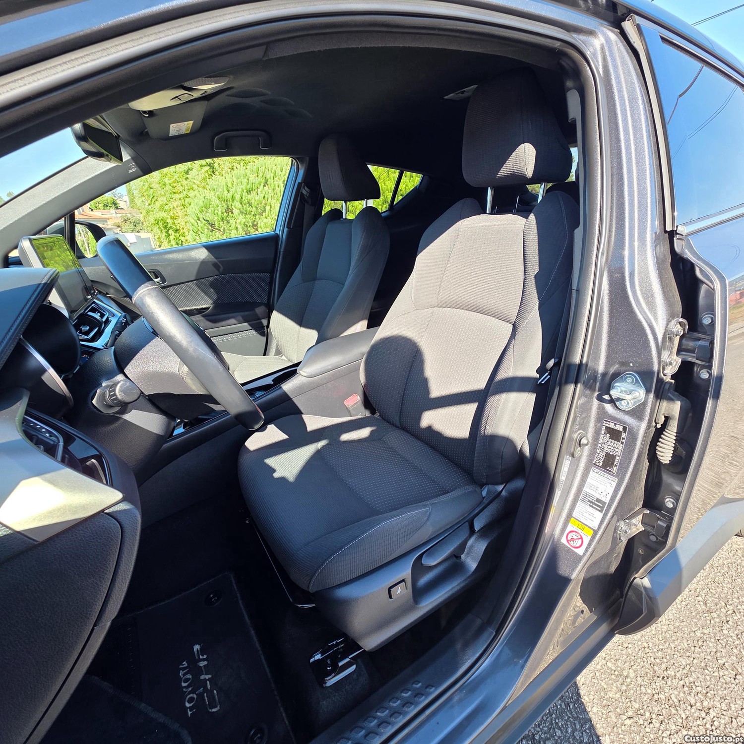 Toyota C-HR 1.8 Hybrid Square Collection — fotografia 6