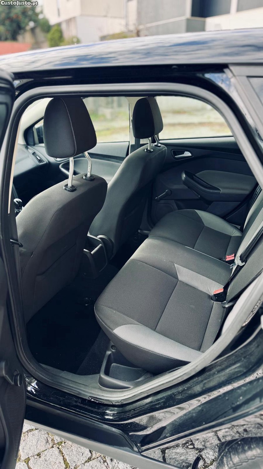 Ford Focus 1.0 Ecoboost — fotografia 6