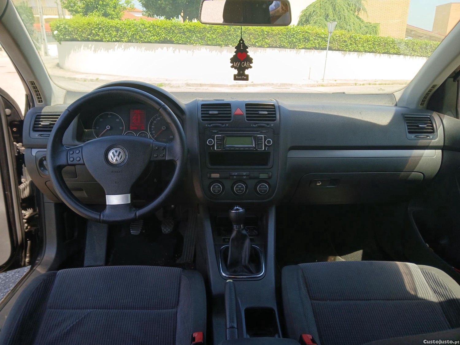 Volkswagen Jetta Mk5 — fotografia 2