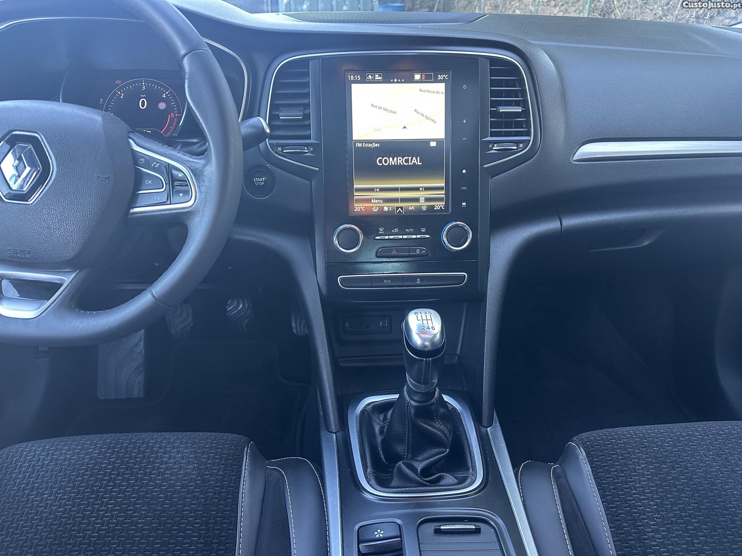 Renault Mégane Grand Coupe 1.5 DCI 115 CV — fotografia 5