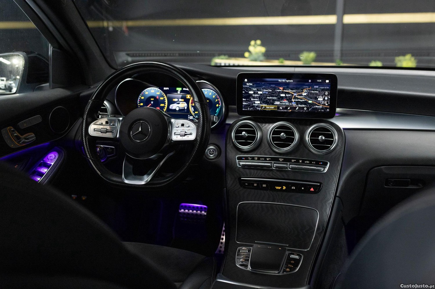 Mercedes-Benz GLC 300 e 4Matic 9G-TRONIC AMG Line — fotografia 8