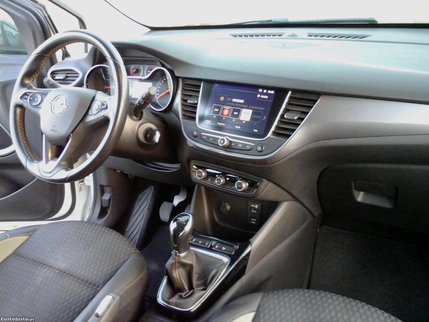 Opel Crossland X Gasolina-GPL ano 2018 em excelente estado — fotografia 6