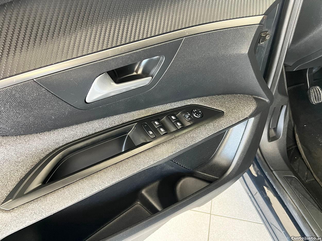 Peugeot 3008 1.6 BlueHDi Active — fotografia 5