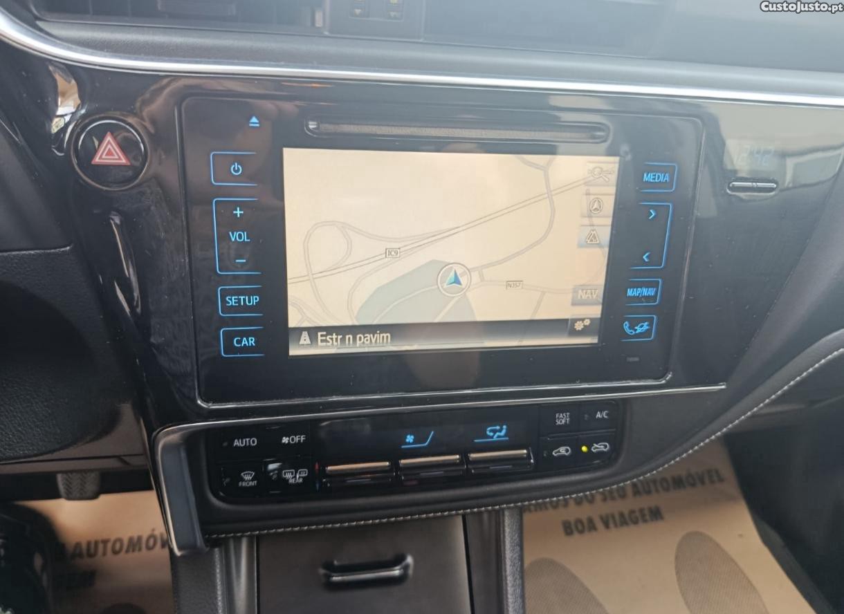 Toyota Auris 1.6 D4D COMFORT + NAVI — fotografia 4