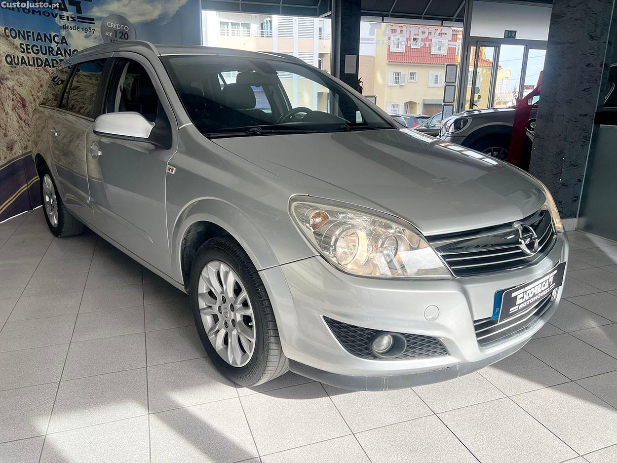 Opel Astra Caravan 1.7 CDTi Cosmo ecoFLEX — fotografia 18