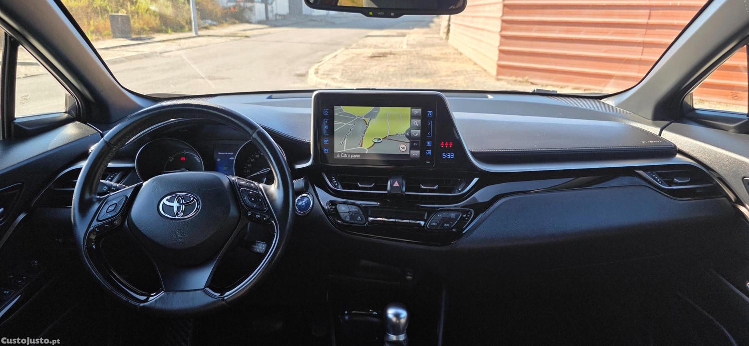 Toyota C-HR 1.8 Hybrid Square Collection — fotografia 5