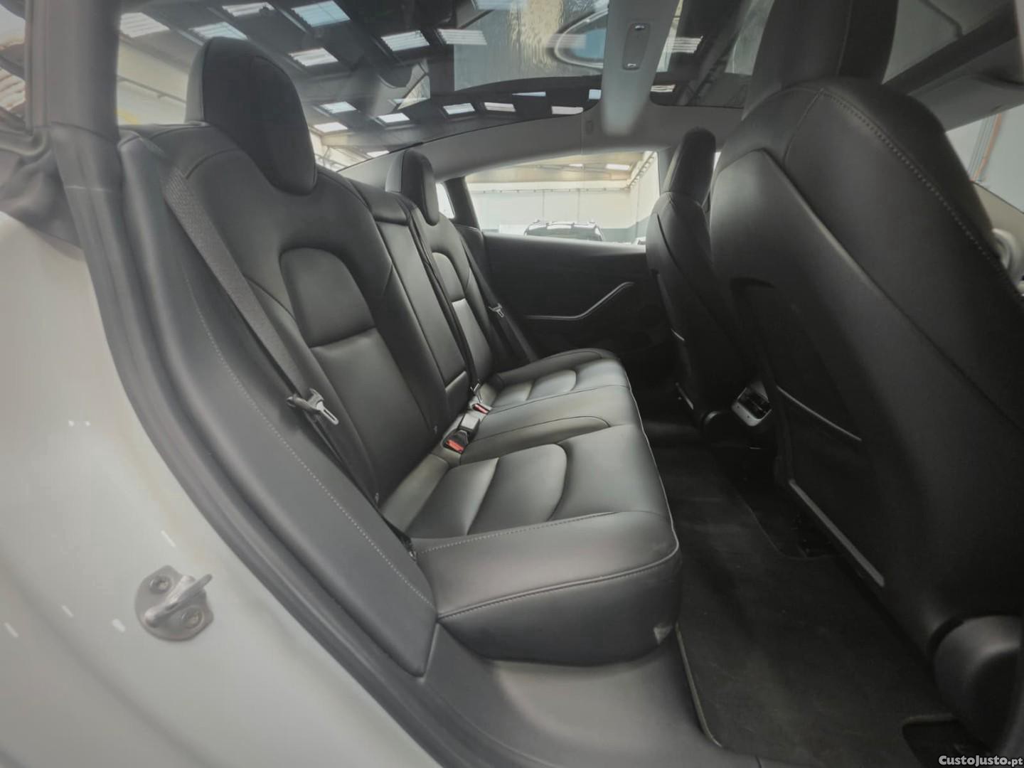 Tesla Model 3 Long Range AWD Dual Motor Performance — fotografia 4