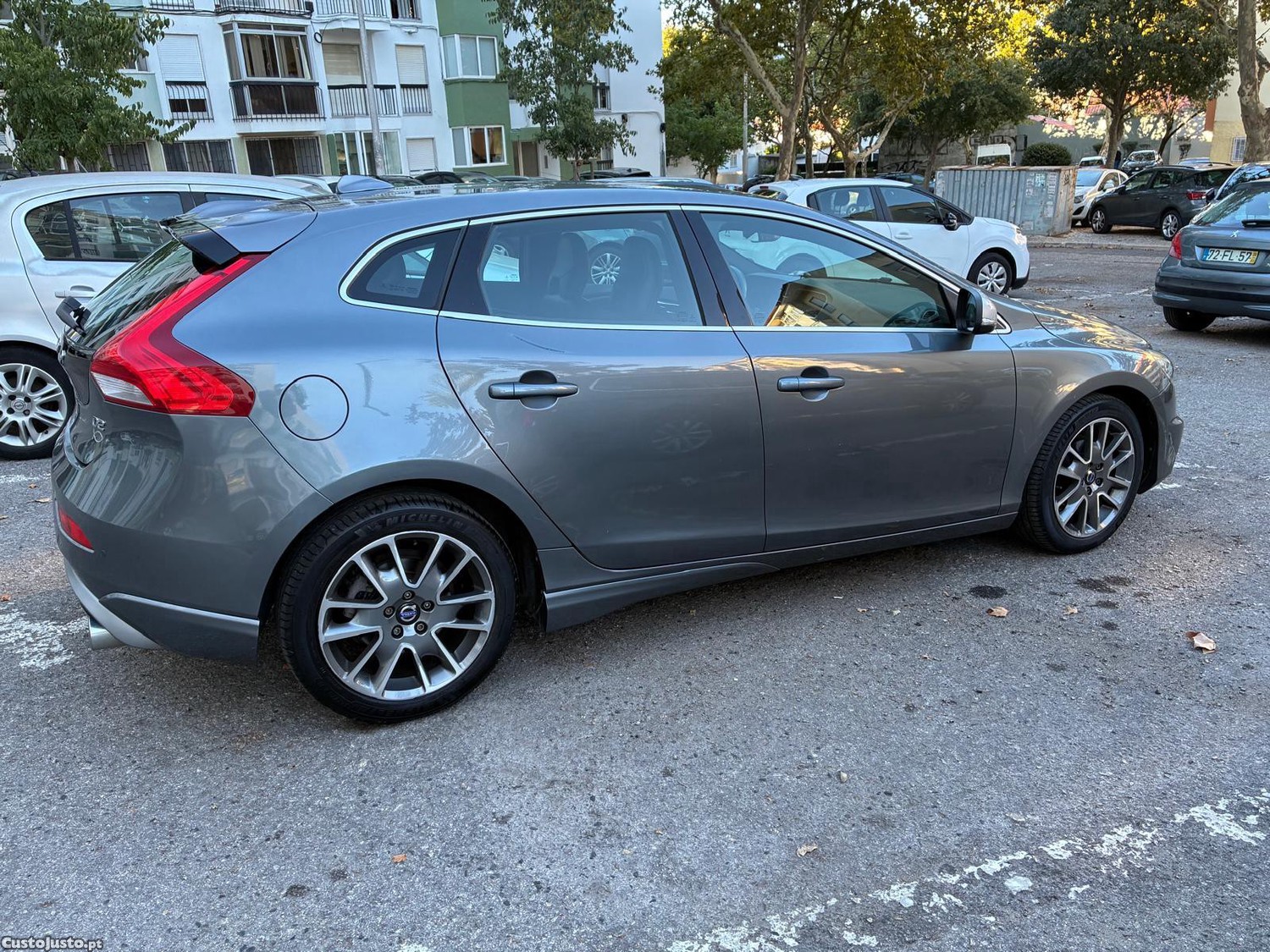 Volvo V40 R design — photo 2