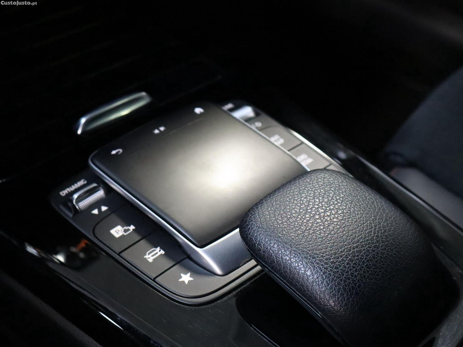 Mercedes-Benz CLA 200 d Shooting Brake AMG Line Aut. — fotografia 3