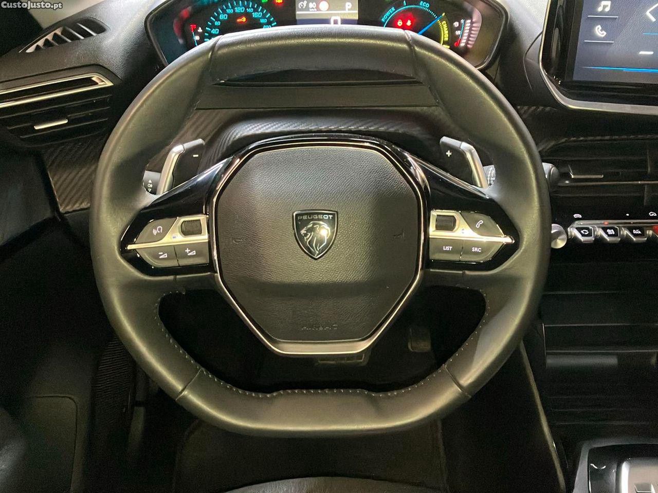 Peugeot 208 1.2 Hybrid Allure e-DCS6 — fotografia 12