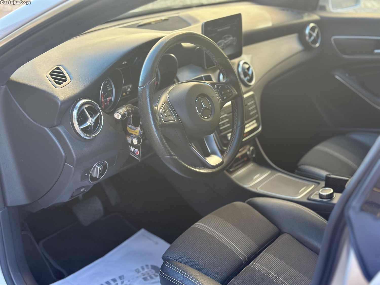 Mercedes-Benz CLA 180 CDI — fotografia 3